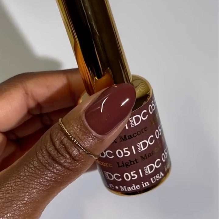 #051 DND DC COLOR DUO Light Macore
