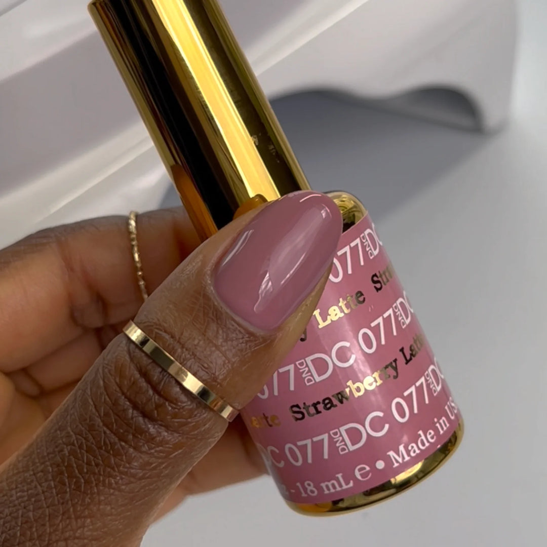 #077 DND DC COLOR DUO Strawberry Latte