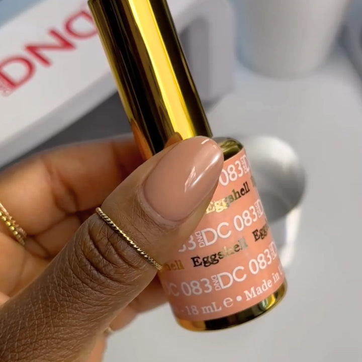 #083 DND DC COLOR DUO Eggshell