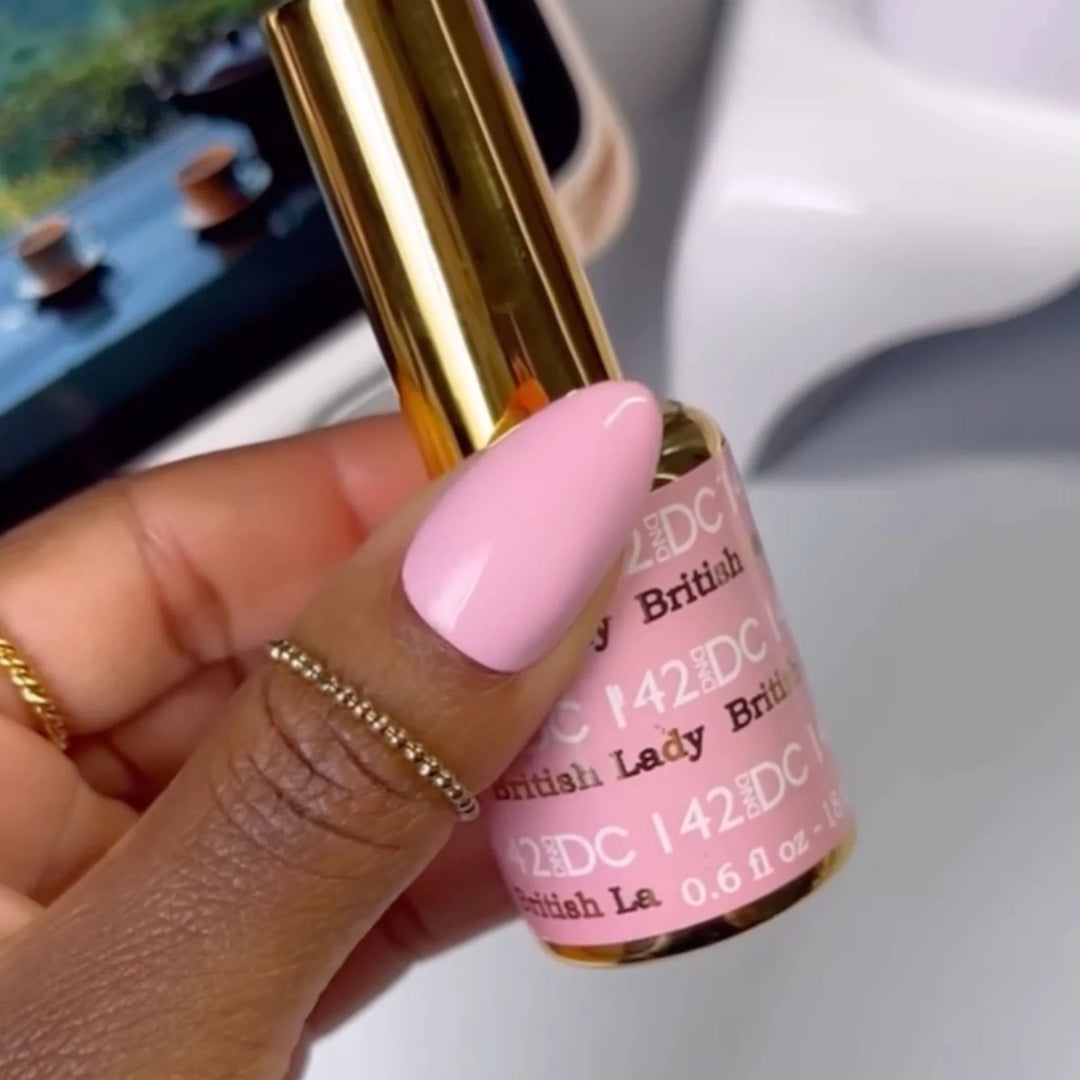 #142 DND DC COLOR DUO British Lady