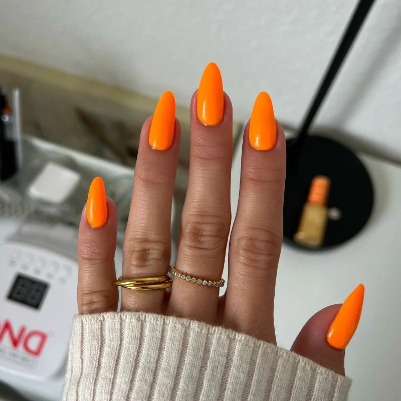 DND DIVA - #208 Perfect Orange