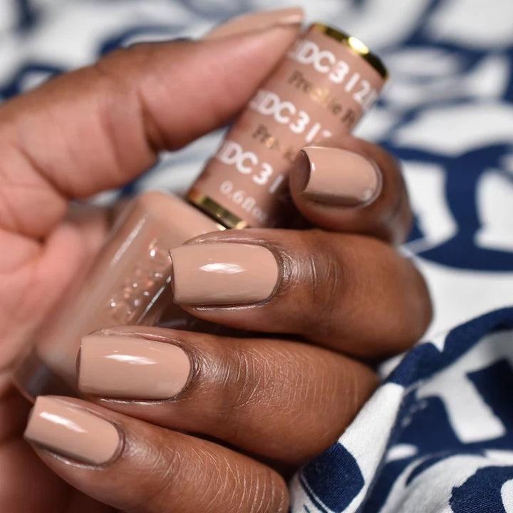#312 DND DC COLOR DUO Freckle